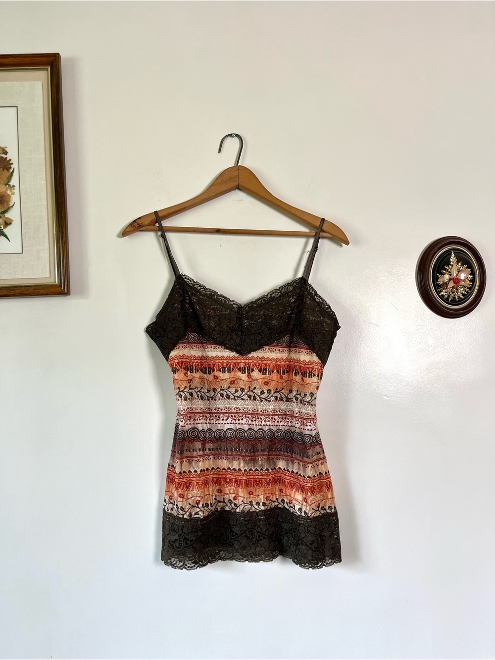 Y2K Ricki’s Lace Patterned Tank Top Large